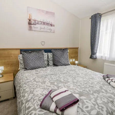 Cayton Pines