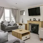 Holiday home Cayton Pines